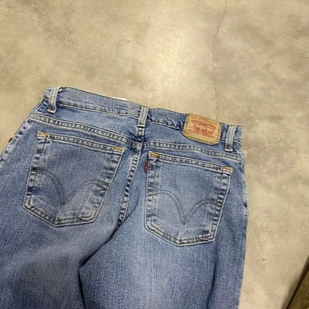 Vintage y2k 90s Levi's light wash denim grunge faded jeans